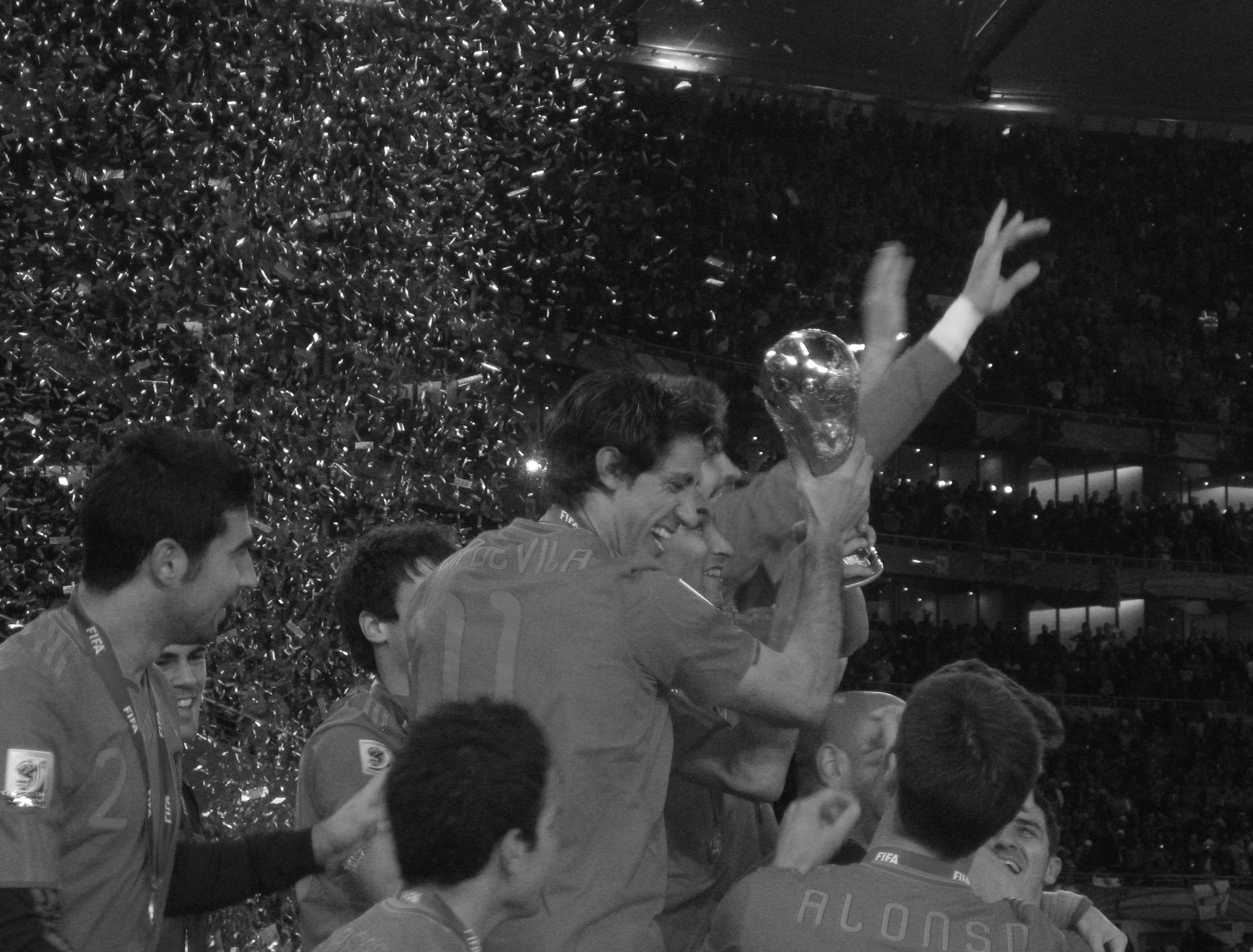 2010_FIFA_World_Cup_Spain_with_cup ესპანური ამბები თბილისში ჩამოტანით