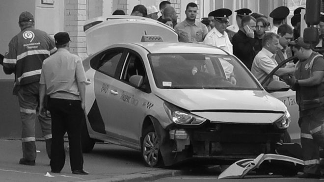 Taxi1 მოსკოველმა ტაქსისტმა რვა კაცი დალეწა (ვიდეო)