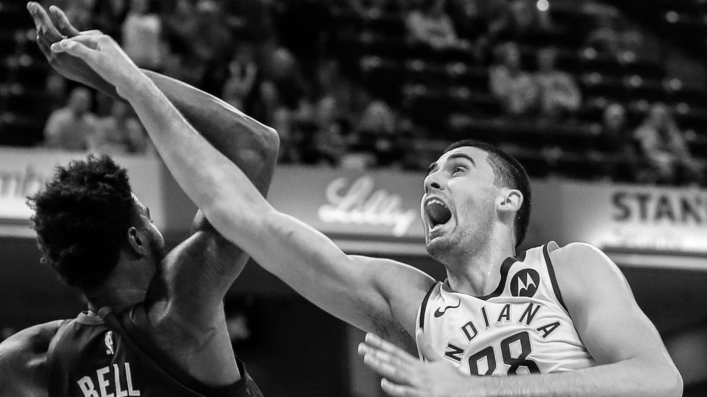 IND უქულო რვანახევარი