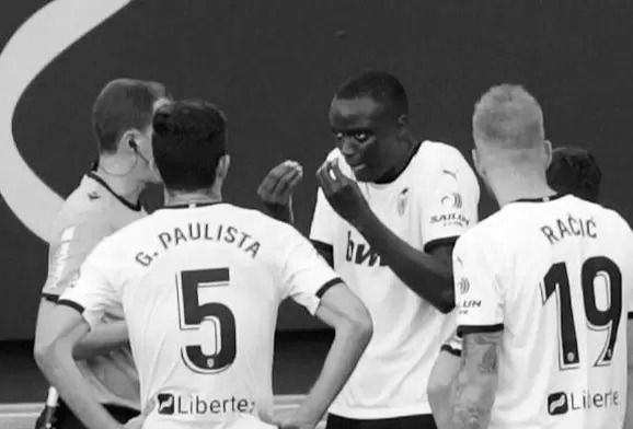 Mouctar Diakhaby 0 ვალენსია მოედნიდან გავიდა და დაბრუნდა