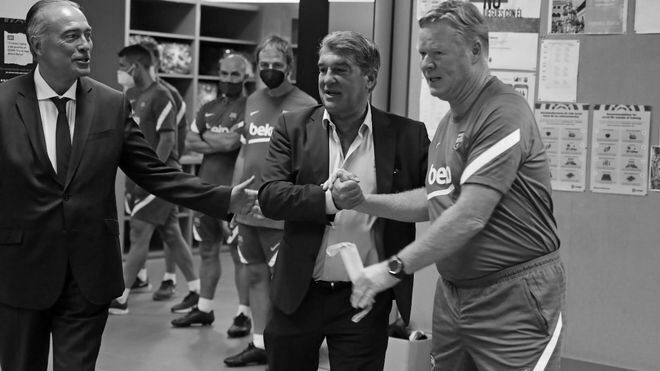 Laporta and Koeman შეხვედრა თვითმფრინავთან