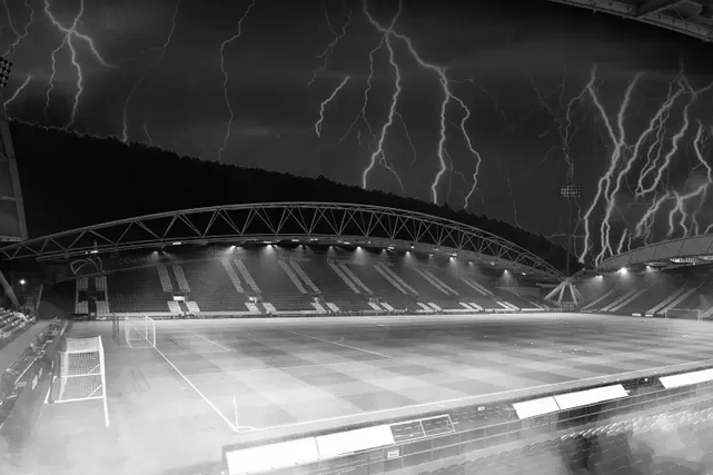 tp-composite-empty-stadium პრემიერლიგა საშობაო ლოქდაუნისთვის ემზადება