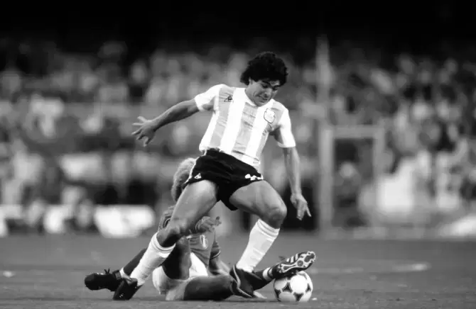 Diego Maradona ბედის ანაბარა დატოვებული