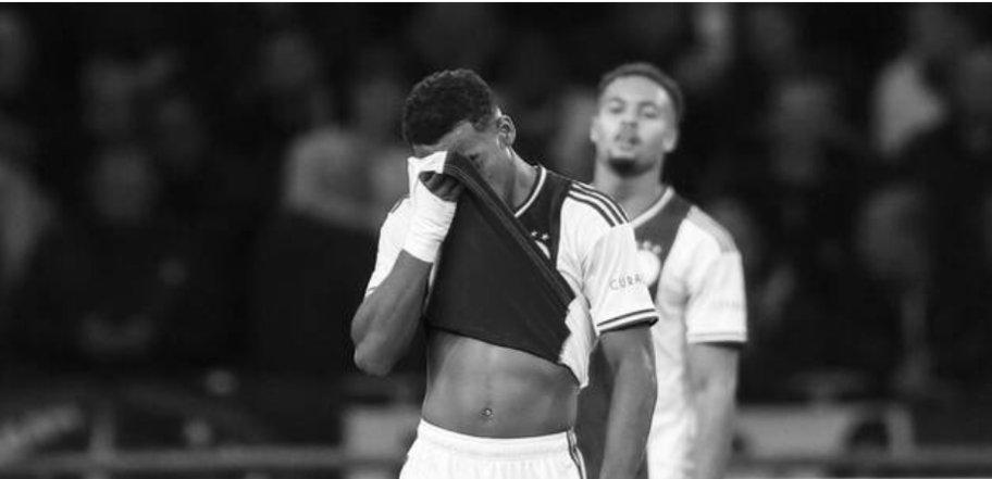 Ajax vs Napoli აიაქსმა ნაპოლის მაისურები არ გაუცვალა