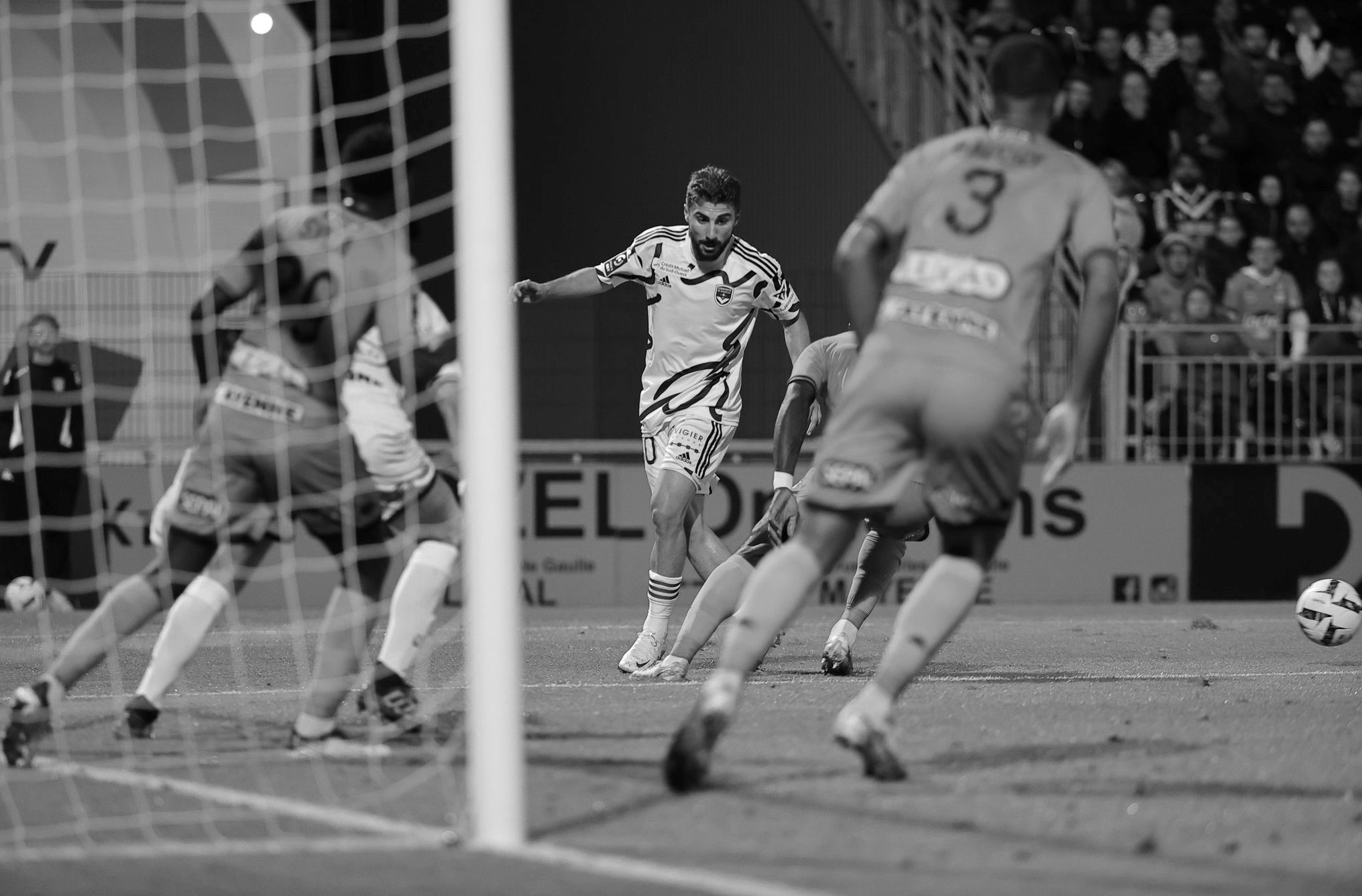 აბ ზურიკომ ქუსლით დახატა…