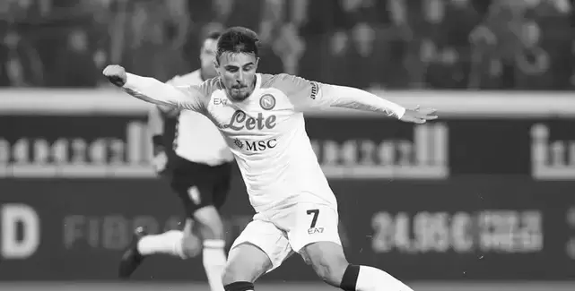Elmas ნაპოლის ფეხბურთელთა შეფასებები