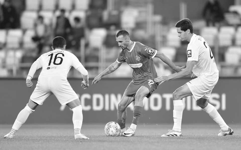 dinamo უცნაური ლიდერები