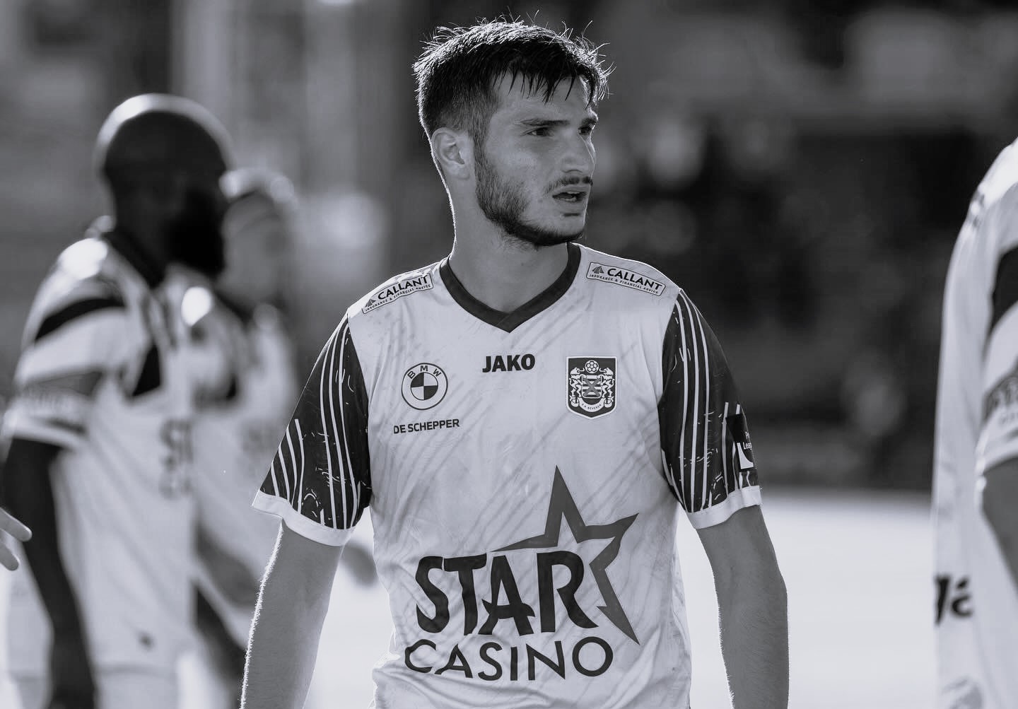 ს ორი თამაში და სიმბოლური