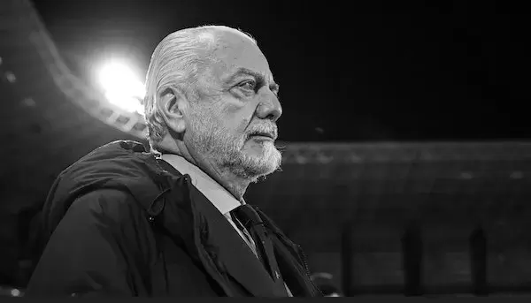 ნაპოლი ტყუილად წუწუნებს