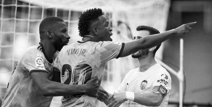 Vinicius vs Valencia ვალენსიელი გულშემატკივარი ვინისიუსის დასახვედრად ემზადება