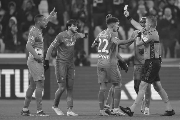 Kvaratskhelia yellow card არადა, ნაპოლი მეოთხეზეა