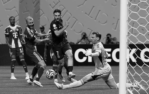 Khvicha Kvaratskhelia გუნდი მტკიცე ხასიათით